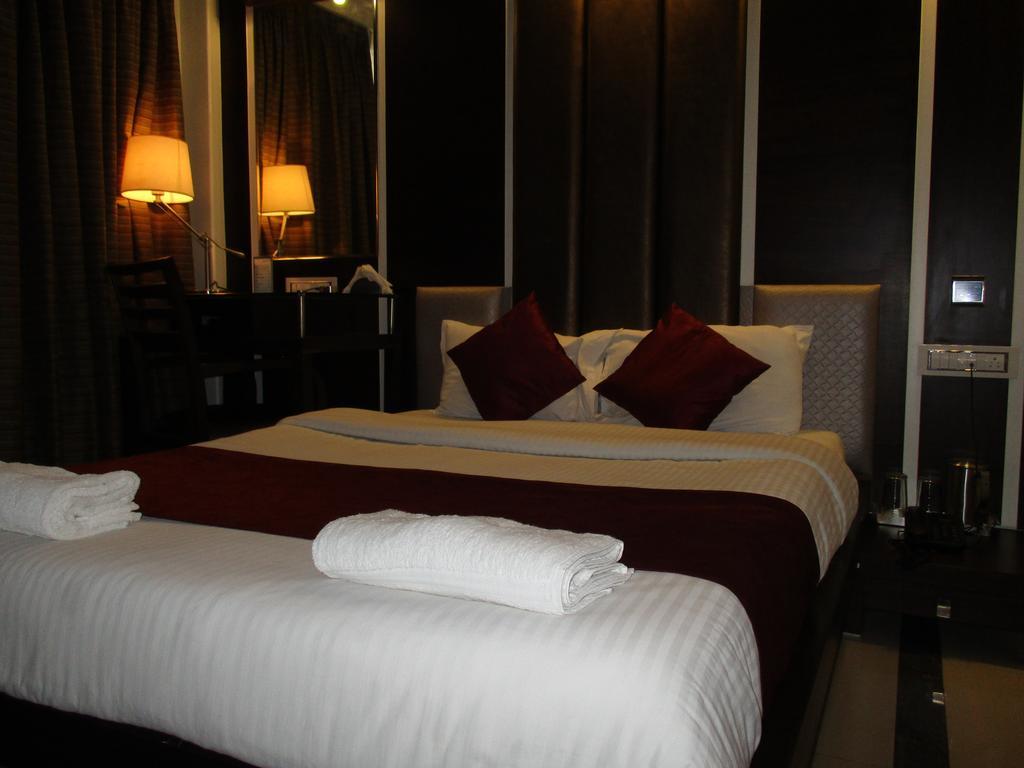 Hotel Sapna Marine Mumbai Exterior photo