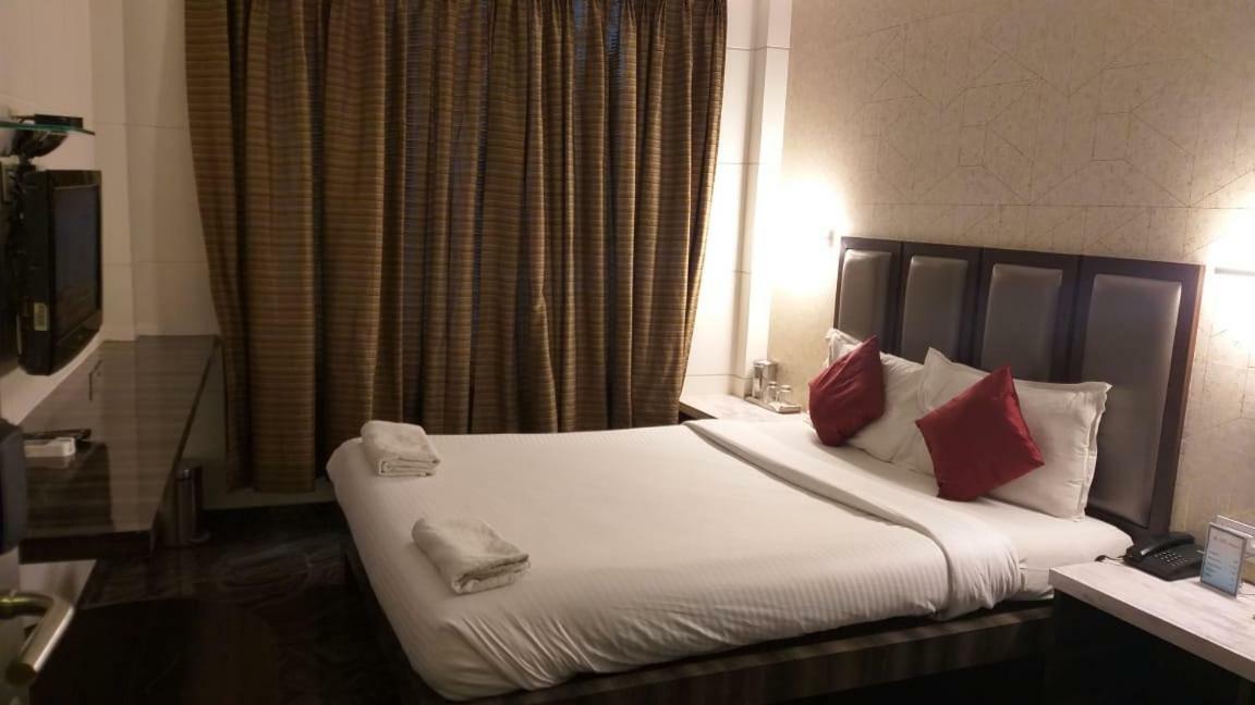 Hotel Sapna Marine Mumbai Exterior photo